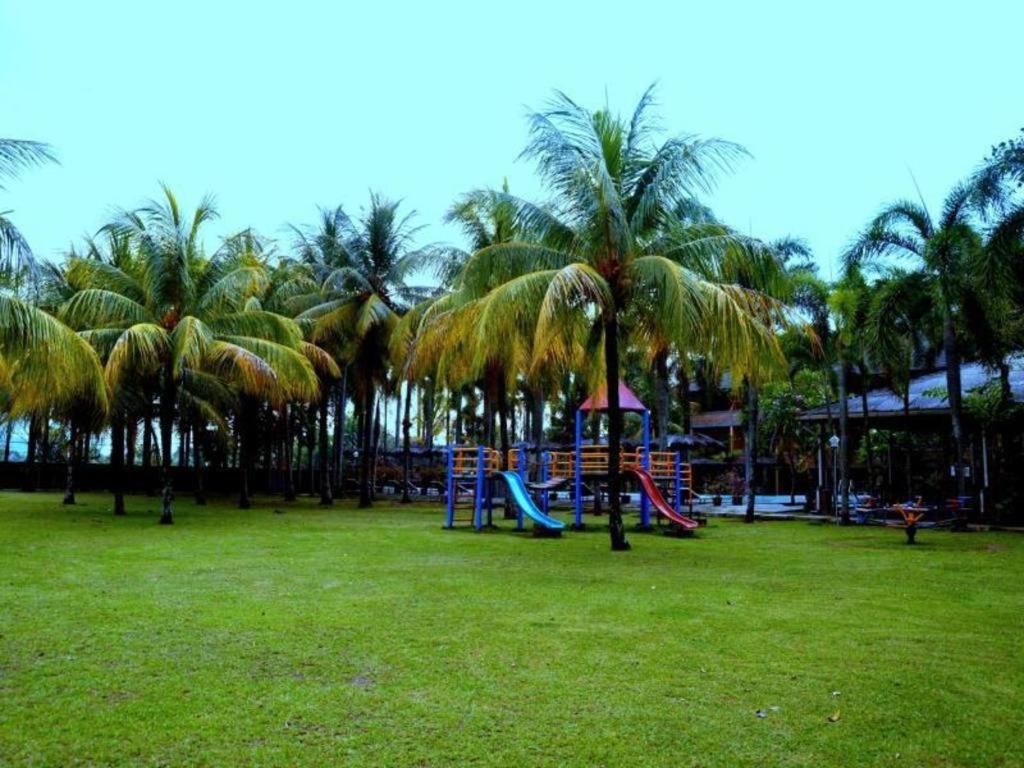 Augusta Pelabuhan Ratu Hotel Sukabumi Zewnętrze zdjęcie