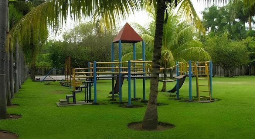 Augusta Pelabuhan Ratu Hotel Sukabumi Zewnętrze zdjęcie
